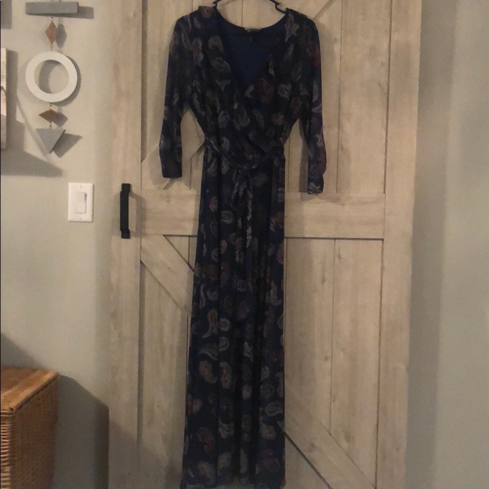 Large 3/4 sleeve maxi dress